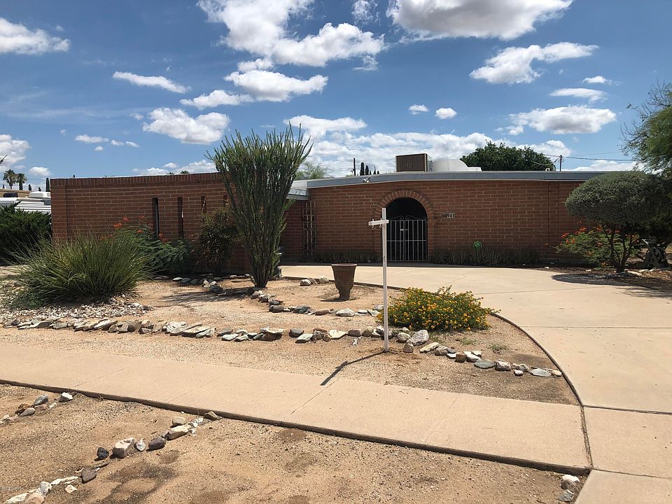 1st image of 941 S Desert Steppes Dr