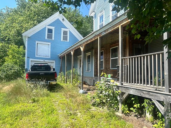 5th image of 262 Main Street