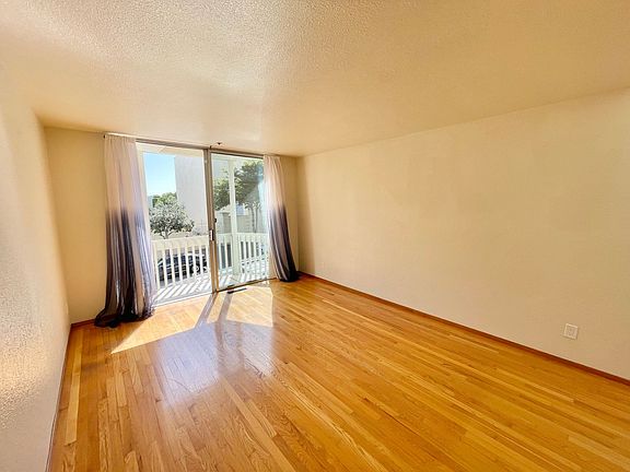 4th image of 1247 Broderick St #0