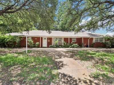 341 SW Dian St, Burleson, TX, 76028