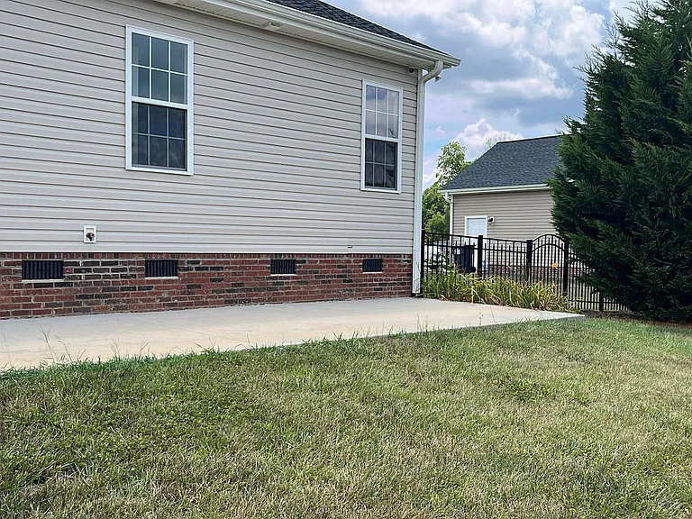 118 Portman Ln — Photo 23