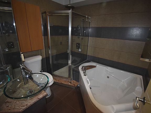 5th image of 145 Smith St #B