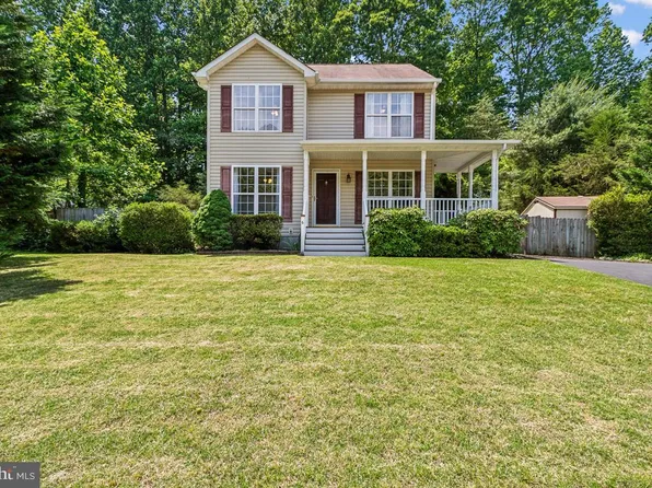 6 Palm Dr, Fredericksburg, VA 22405
