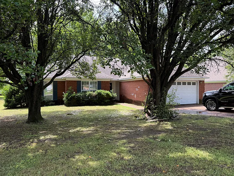 33 Pennington Pl — Photo 1