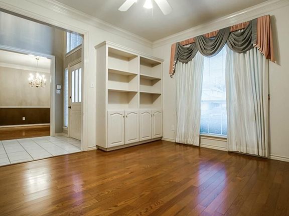 5th image of 2712 Holly Brook Ct