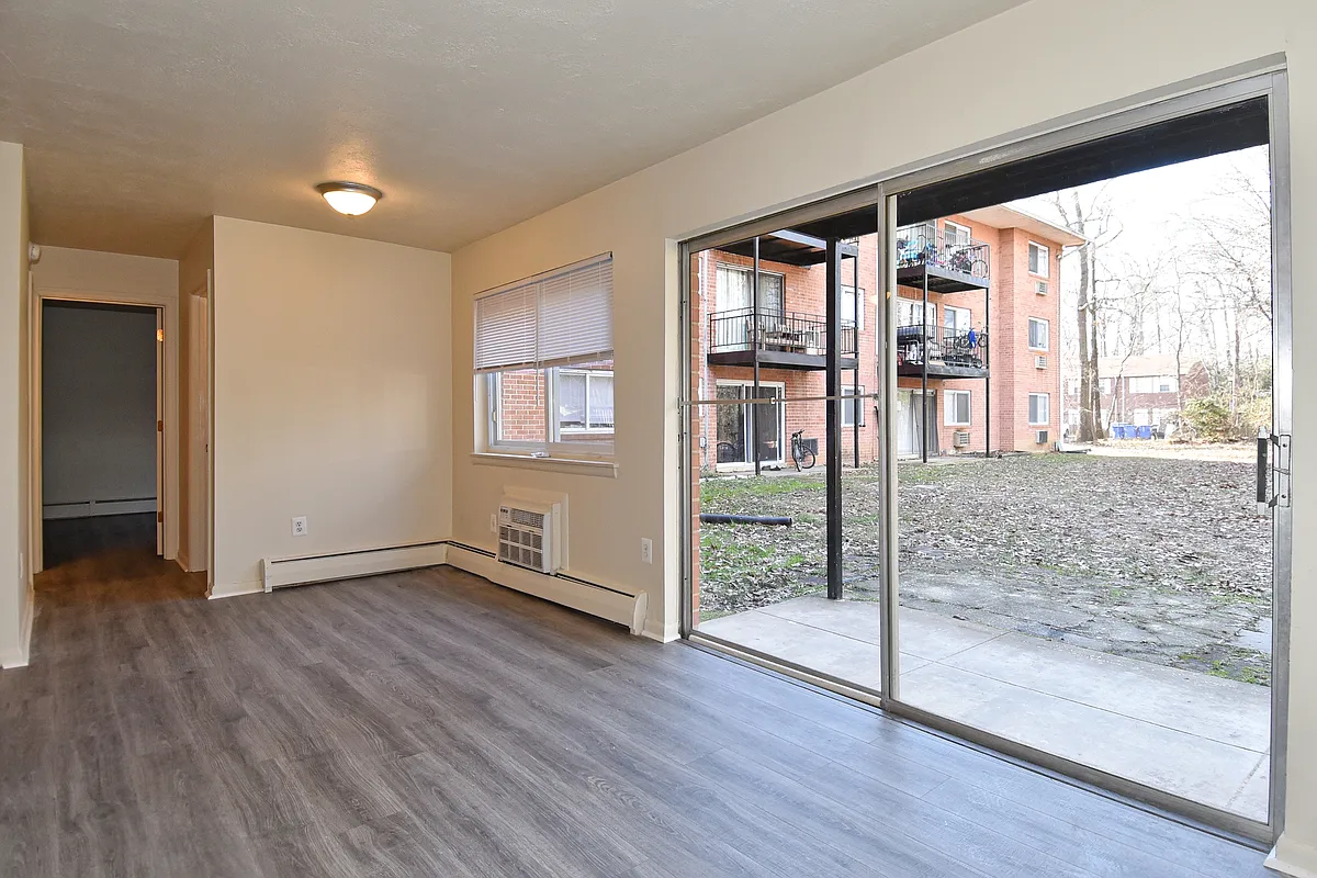 Building Photo - 206 Blair Rd #103