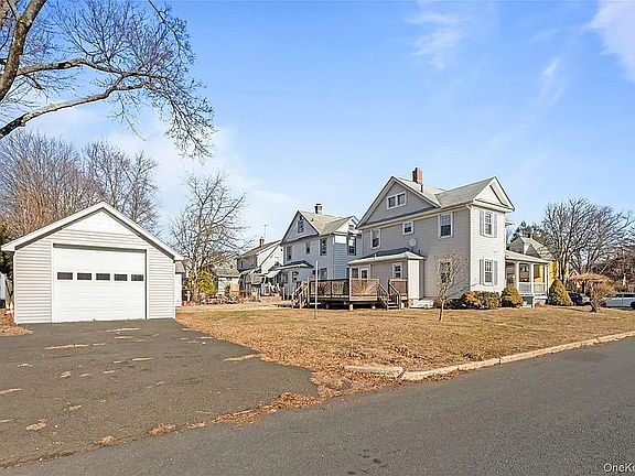 4th image of 47 Prairie Ave #1