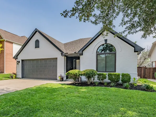 5952 Hillview Dr, Watauga, TX 76148