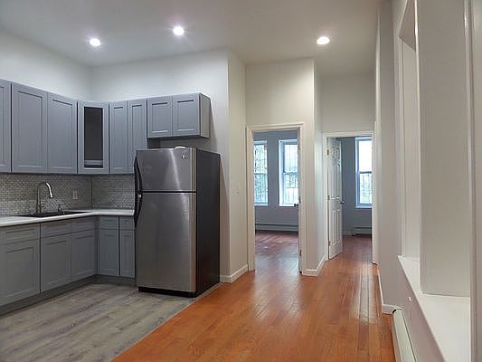 2nd image of 1583 Lincoln Pl APT 1