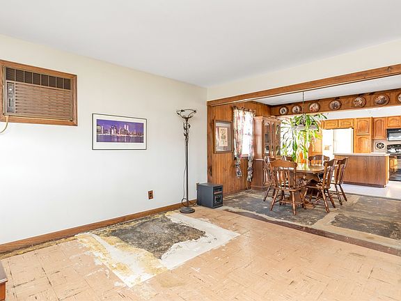 3rd image of 896 Washington Ave