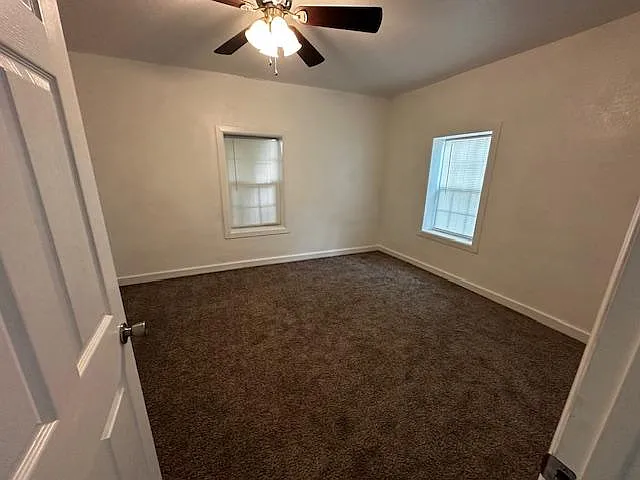 1209 C St SE — Photo 3