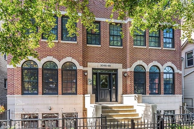 1st image of 3046 N Oakley Ave APT 3S