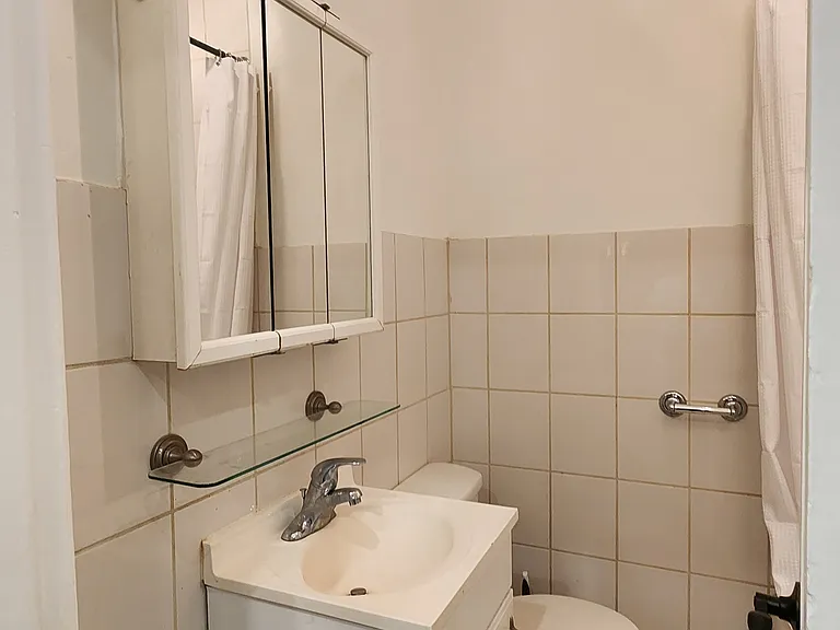 2702 N Laramie Ave #3 — Photo 8