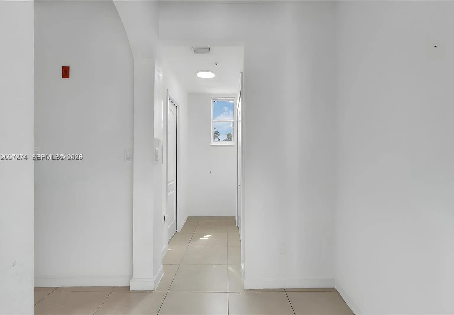 Courtyards Two Condo — Photo 2