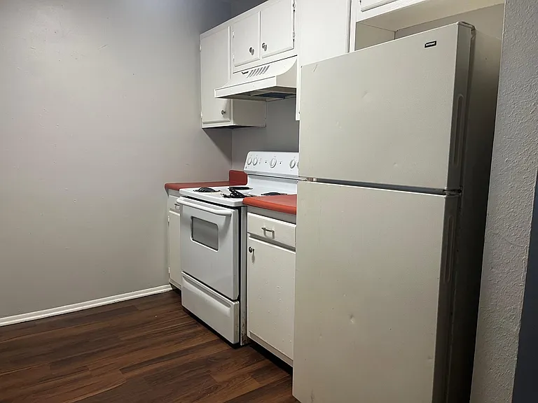 1921 Southpointe Dr #2 — Photo 4