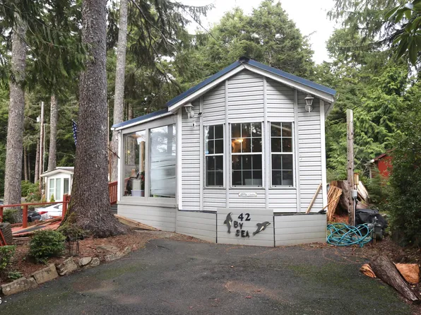 3700 Oregon Coast Hwy #42, Depoe Bay, OR 97341