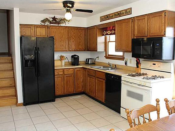3rd image of 2709 Arneman Ln