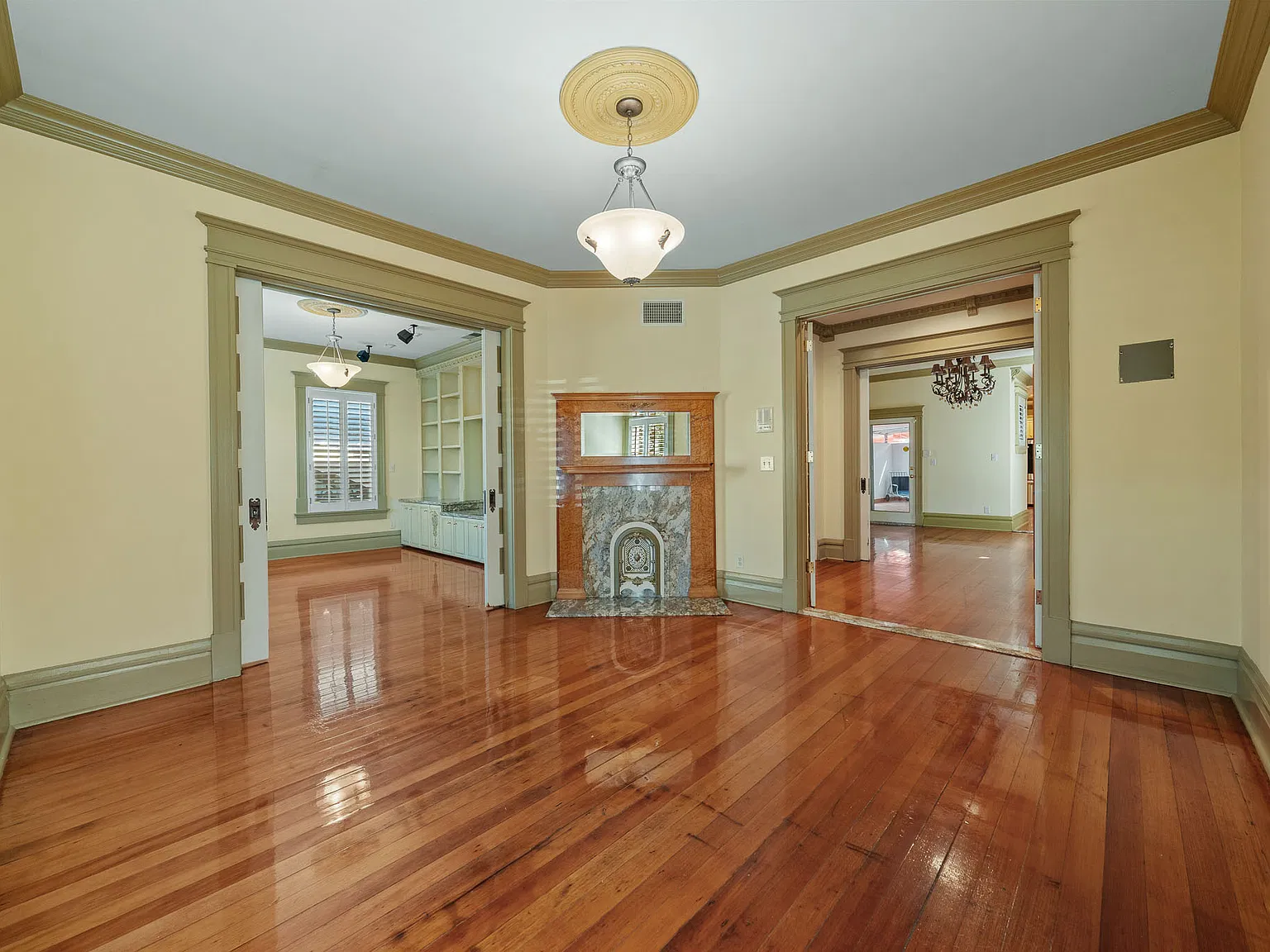3 bed, 2800 sqft, $5,995 — Photo 4