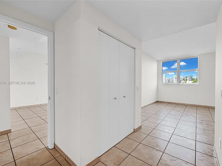2475 Brickell Ave — Photo 19