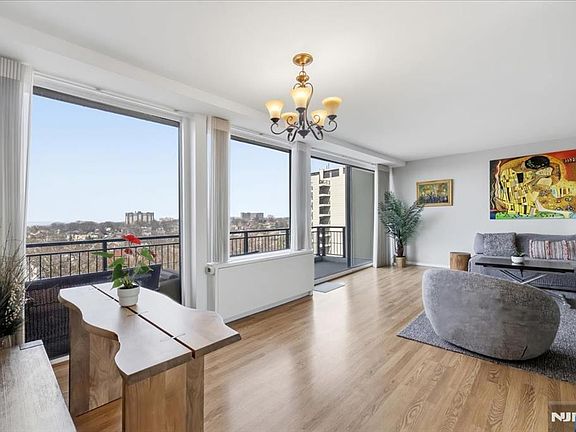 5th image of 1 Horizon Rd APT 1209