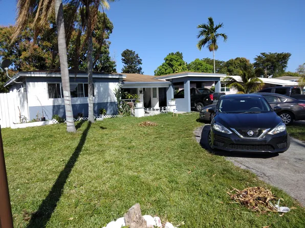2260 Gulfstream Dr, Hollywood, FL 33023