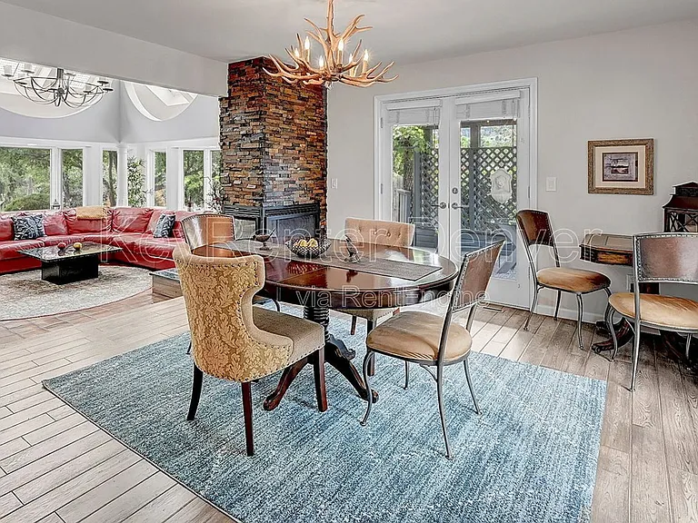 3427 Iris Ct — Photo 5