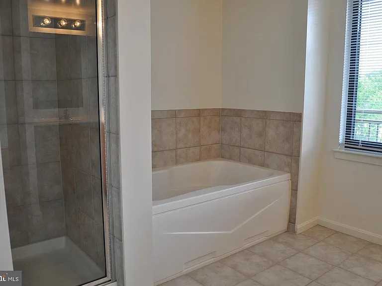 2220 Fairfax Dr #503 — Photo 9