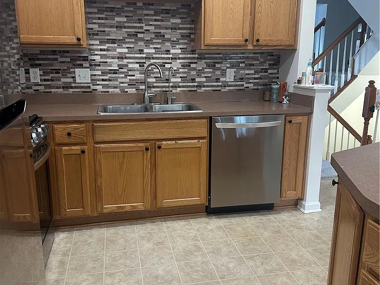 1051 Sparrow Way — Photo 9