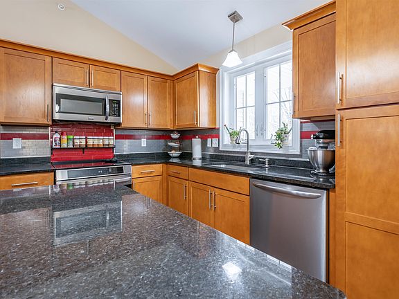 5th image of 285 Cochran Hill Road