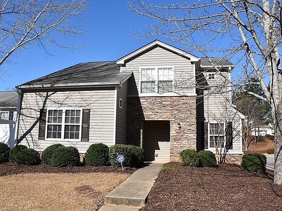 3rd image of 639 W Oaks Dr