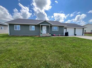 606 N Van Gordon Ave, Graettinger, IA 51342