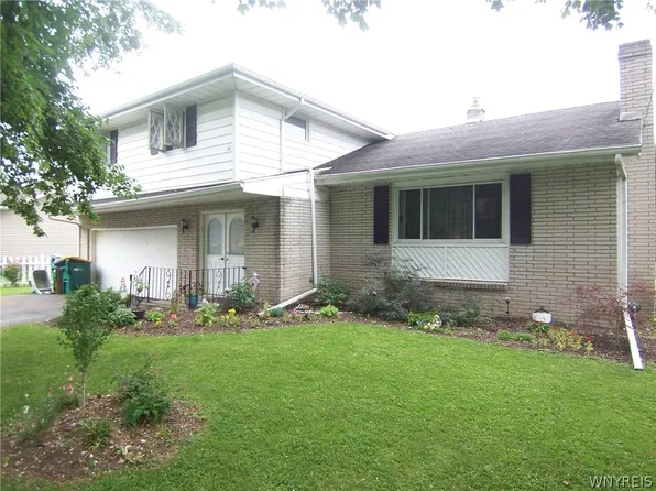 64 Roosevelt Ave, Batavia, NY 14020