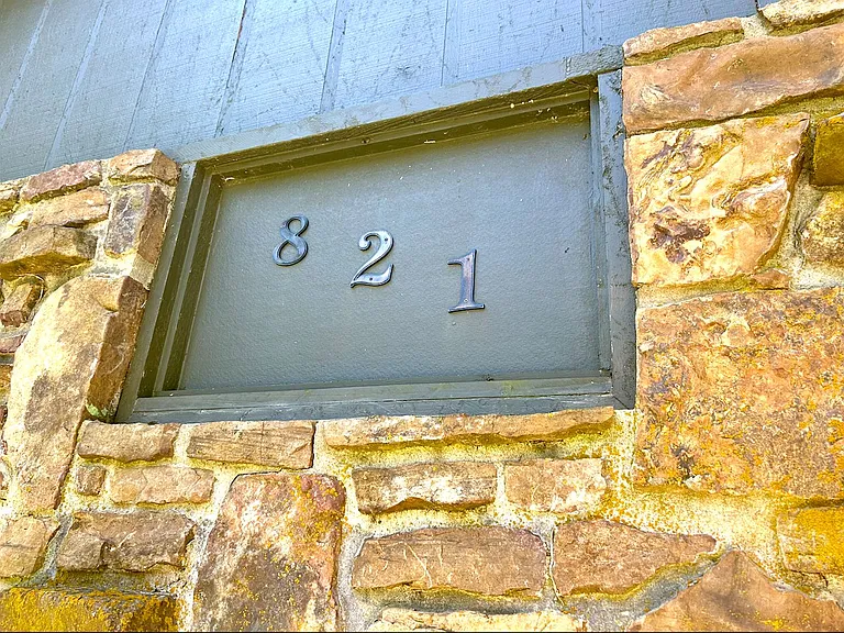 821 E Lakeside Dr — Photo 5