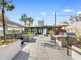 709 E Walnut St #220, Pasadena, CA 91101