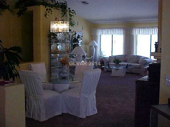 3rd image of 809 Blue Springs Dr