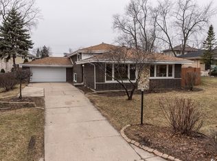 9348 S 87th Ave, Hickory Hills, IL