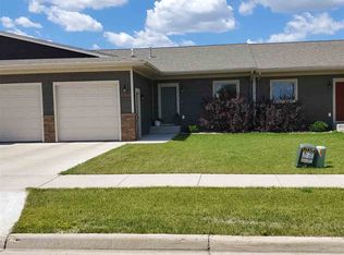 2817 8th St Nw, Minot, ND 58703