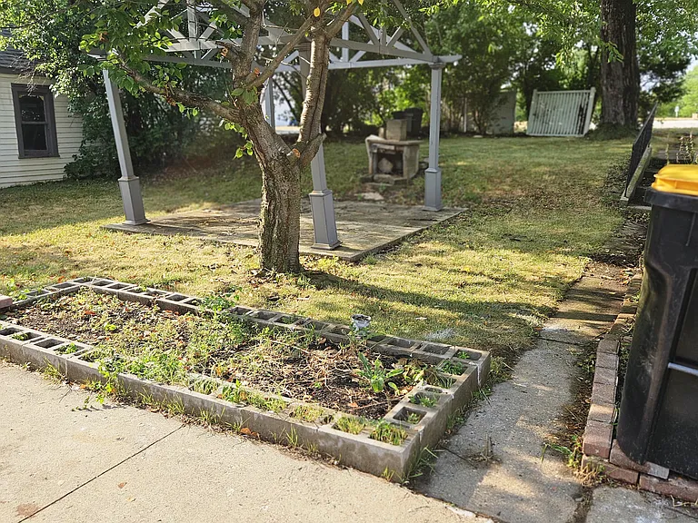 10868 W Mount Vernon Ave — Photo 12