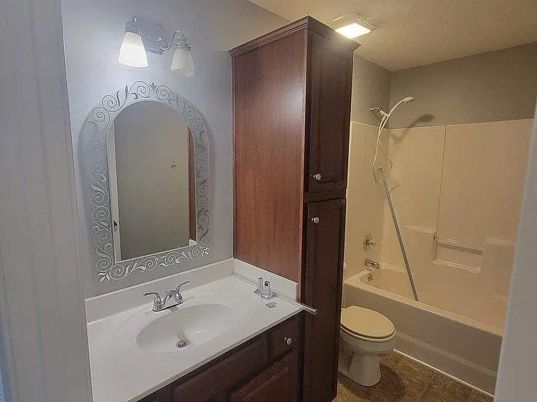 7368 Lucille Ave — Photo 9