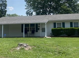 2303 Castle Ln, Saint Joseph, MO 64503