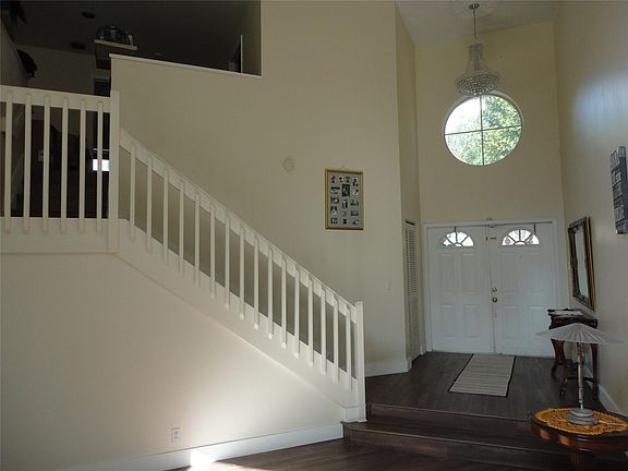 3rd image of 5910 NW 59th Avenue