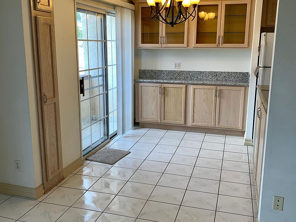 1st image of 824 4th St #306