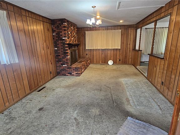 5th image of 306 S Oak St