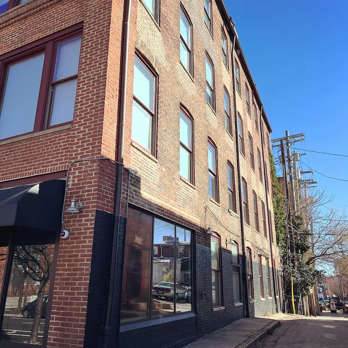 Building Photo - 241 W Chase St #3B