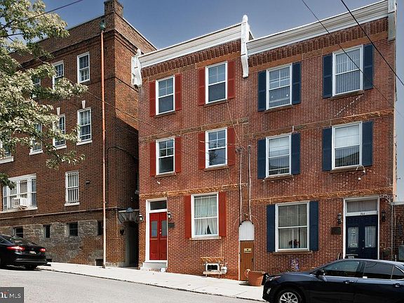 2nd image of 307 W 5th St
