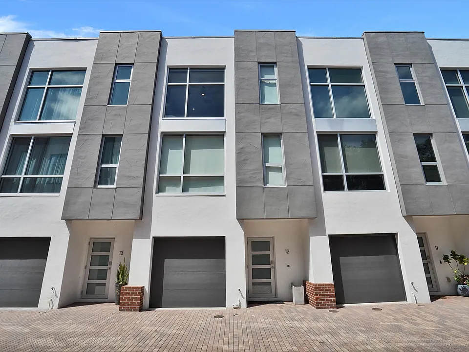 325 5th Ave S #12