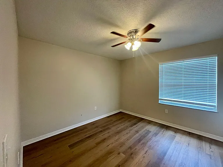 Village Park Townhomes | 2 & 3 Bedroom Apartments in Lady Lake, FL — Photo 87
