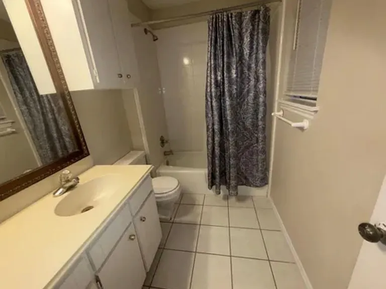 9613 Belmont Ave — Photo 3