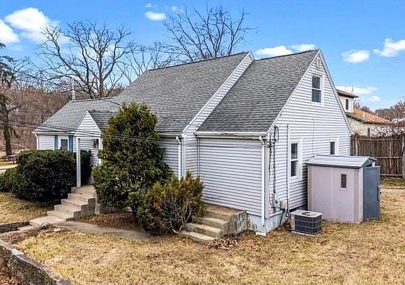 3rd image of 2 Whitman St