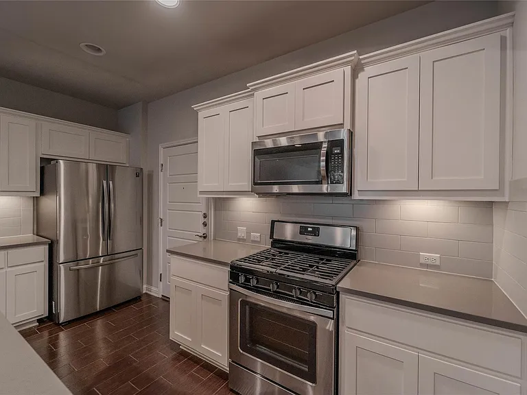 13800 Lyndhurst St #293 — Photo 7
